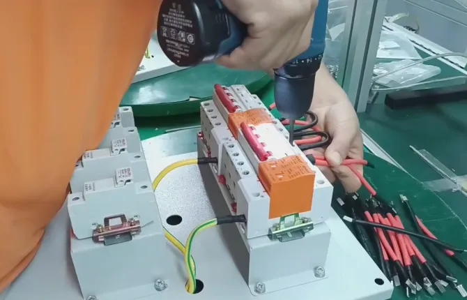 3. Connect photovoltaic components
